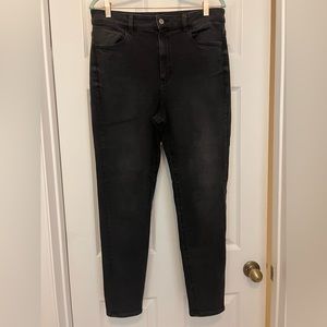 Black American eagle super stretch high rise jeggings. Size is 14 regular.
